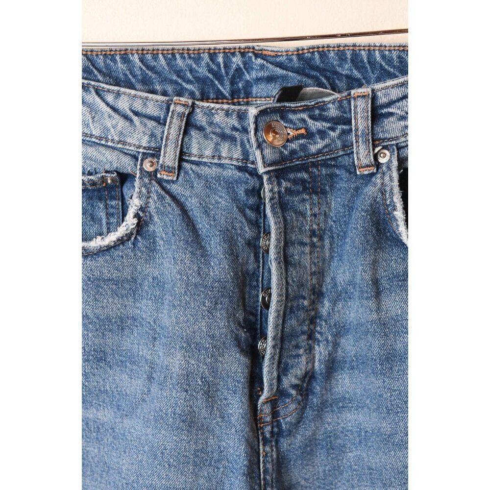 H&M Women’s Size 10 Divided Blue Jeans With Raw Hem and Side Slit Medium Wash - Picture 12 of 12